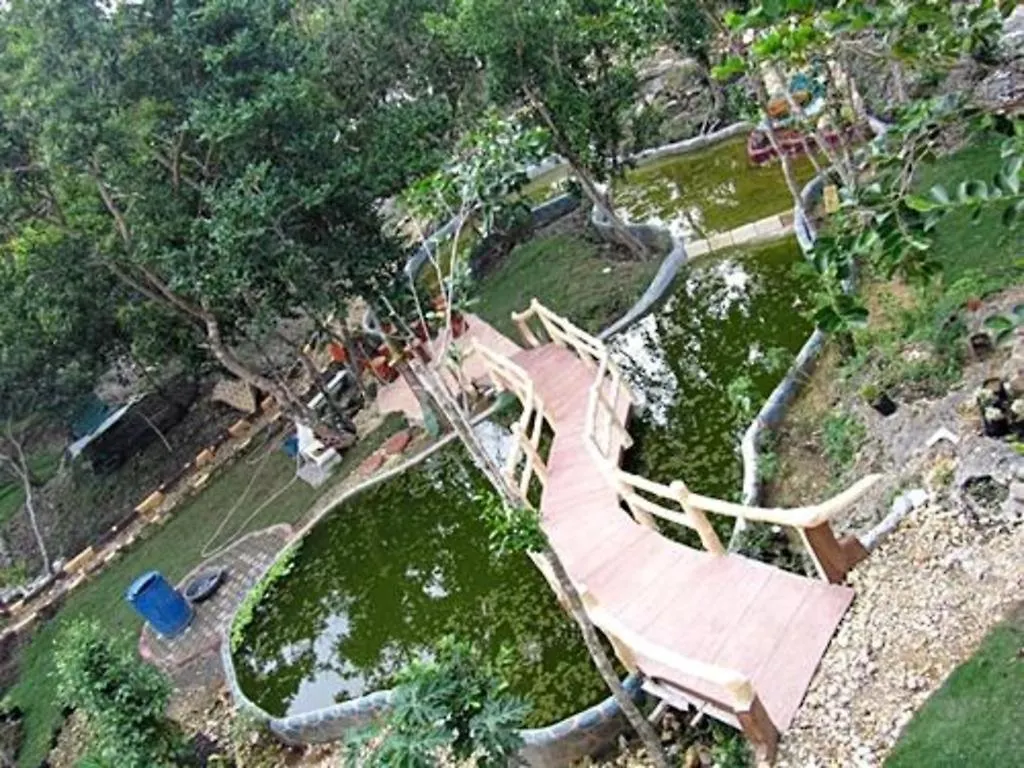 Alexis Cliff Dive Resort 팡라오